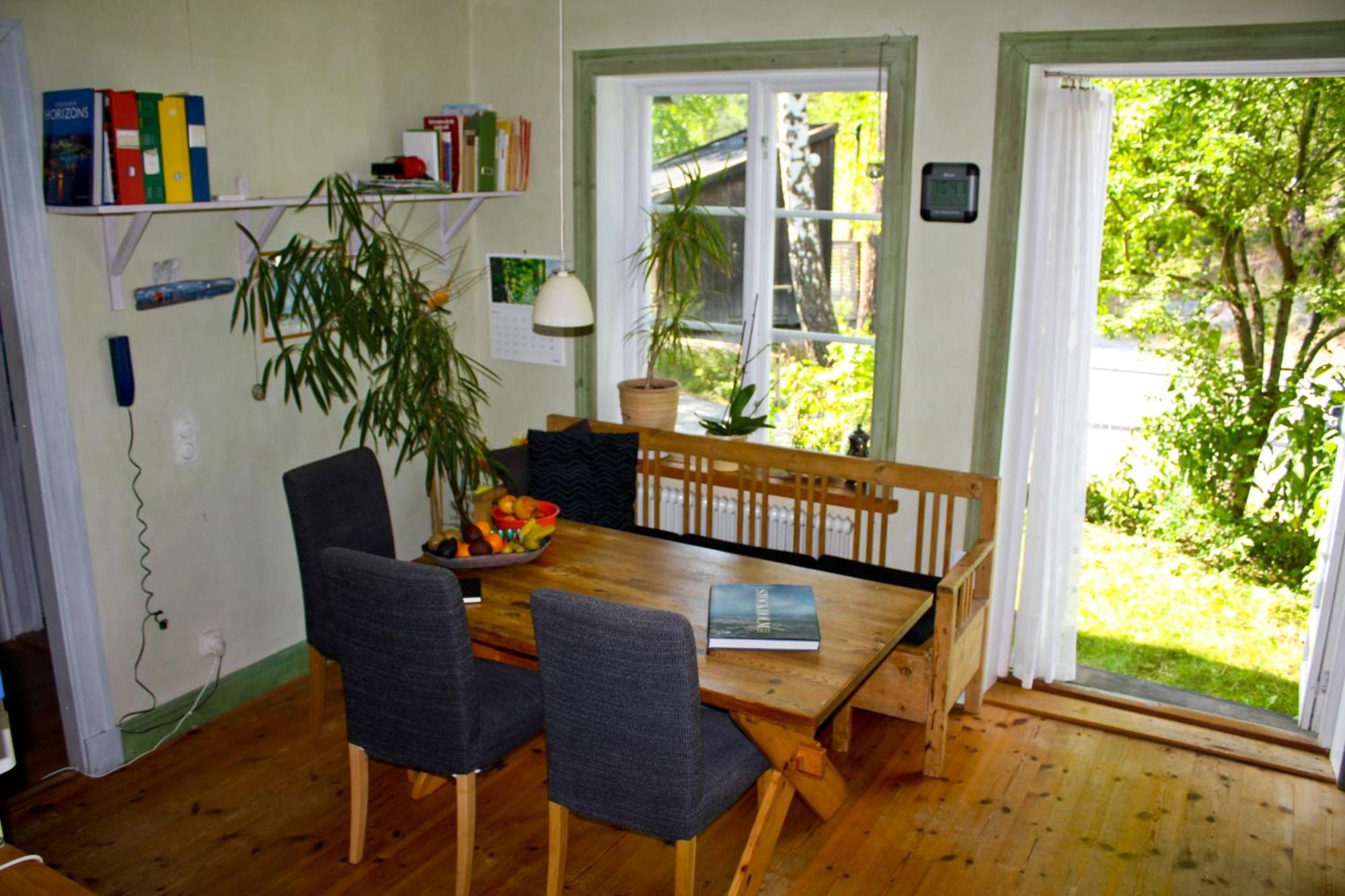 B&B Eco-Village 12 Min From City Стокхолм Екстериор снимка