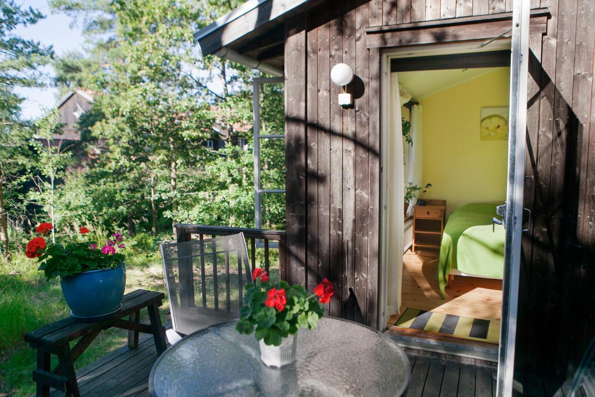 B&B Eco-Village 12 Min From City Стокхолм Екстериор снимка